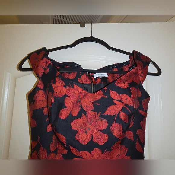 Calvin Klein Black and Red Floral Jaquard Mini Dress - Excellent Condition - S 2 - Picture 2 of 5
